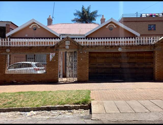 3 BEDROOM HOUSE FOR SALE IN MAYFAIR